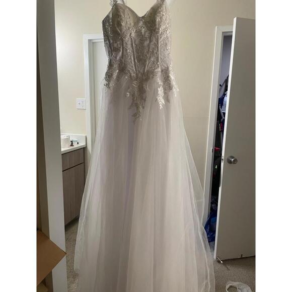 Wedding Dress Size 8